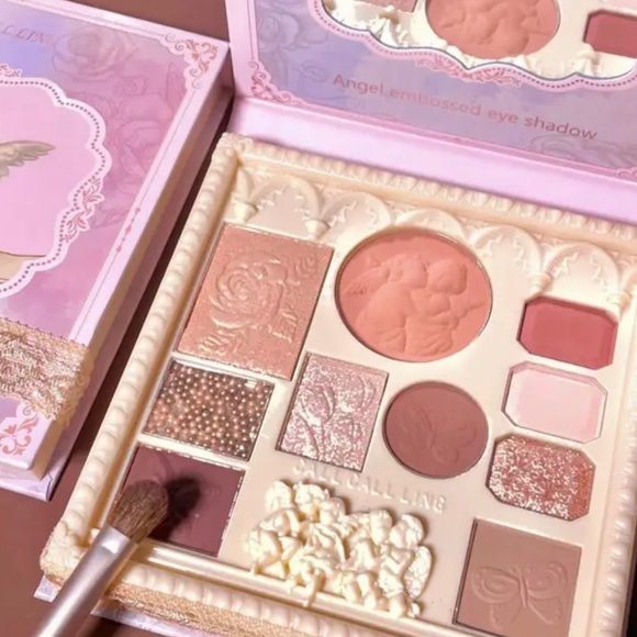 Radiant Angel Embossed Makeup Palette - Picture 3 of 14